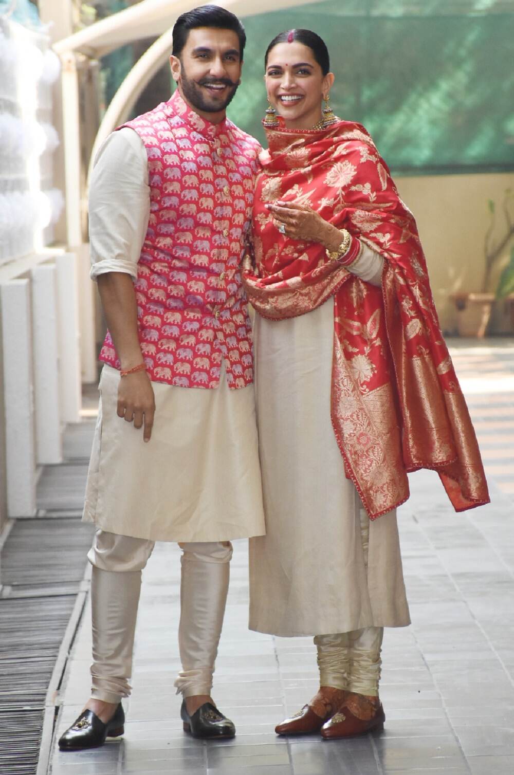 शादीशुदा कपल रणवीर और दीपिका की कुछ खास झलकियां शादीशुदा कपल रणवीर और दीपिका की कुछ खास झलकियां