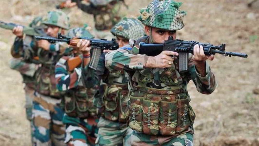 जम्मू-कश्मीर: अपनी नापाक हरकतों से बाज नहीं आ रहा पकिस्तान, LOC के पास गोलीबारी में एक जवान घायल