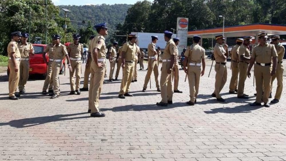 सबरीमाला मंदिर: द्वार खुलने से पहले सुरक्षा के पुख्ता इंतजाम, कई इलाकों में धारा 144 लागू