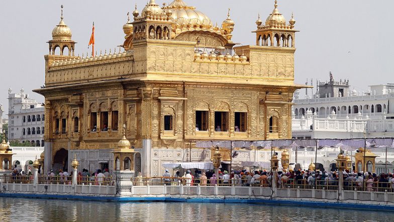 Guru Nanak Jayanti 2018: गुरु पर्व के मौके पर पंजाब, हरियाणा के गुरुद्वारों में भीड़ उमड़ी