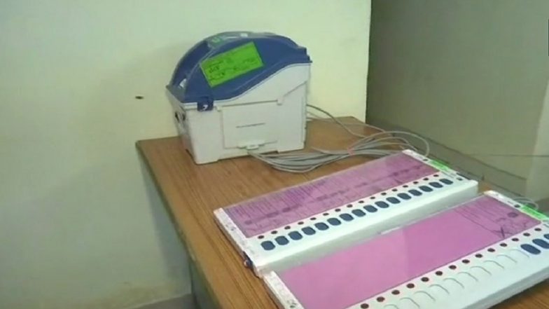 महाराष्ट्र विधानसभा चुनाव 2019: पुणे के डिप्टी कलेक्टर ने पीएम मोदी की तस्वीर वाले विज्ञापन को हटाने के दिए आदेश
