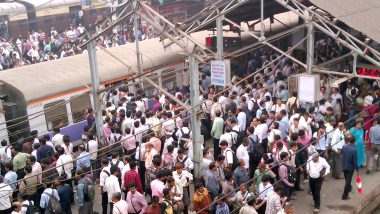 रेल मंत्री पियूष गोयल ने मुंबईकरों को दिया बड़ा तोहफा, अब 12 नहीं 15 डिब्बों की होंगी सभी लोकल ट्रेन