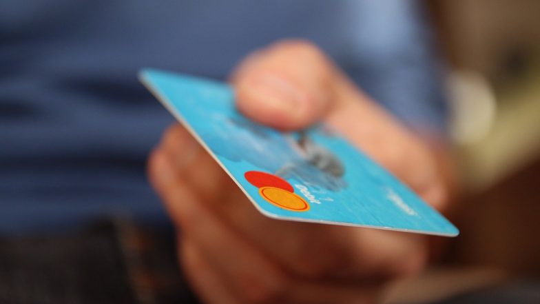 Bank Frauds: त्योहारों के मौसम में बैंकिंग धोखाधड़ी के 6 तरीकों से रहें सावधान! ऐसे करें सुरक्षित लेनदेन