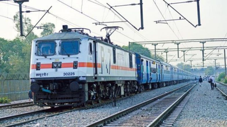 पुणे: ट्रेन पर हुआ पथराव, अधिकरियों ने अतिक्रमण को ठहराया जिम्मेदार