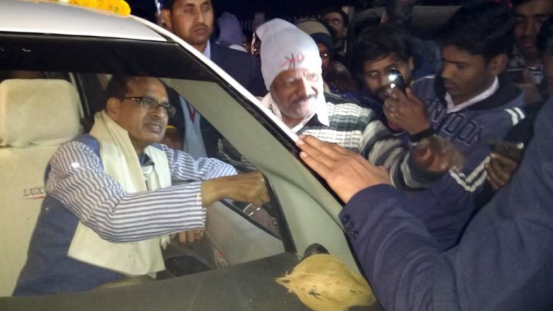 13 साल बाद फिर 'कॉमन मैन' बने शिवराज सिंह चौहान, खाली किया CM आवास, ट्रेन से किया सफर