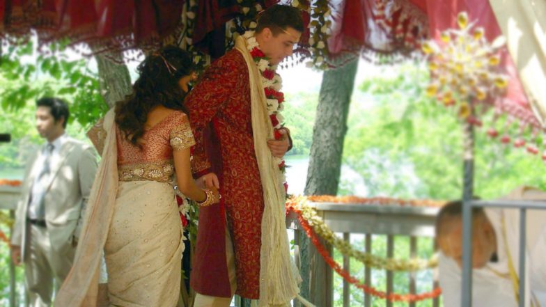 उत्तर प्रदेश: लड़कियां पुलिस से निकलवा रही हैं लड़कों की कुंडली, जानना चाहती हैं कि लडका...