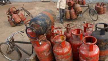 Gas Cylinder Price Hike: घरेलू गैस सिलेंडर के फिर बढ़े दाम, अब आपको गैस पर खाना बनाने के लिए खर्च करने होंगे इतने रुपये