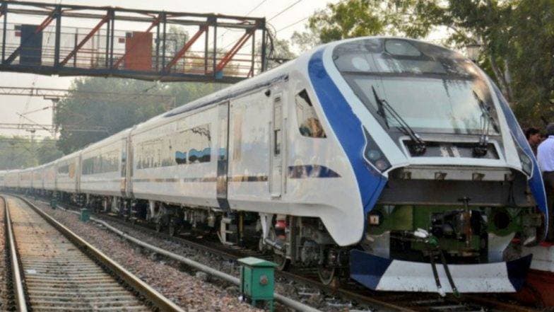 भारत की पहली इंजन लेस Train 18 का सफल परीक्षण, 180 किलोमीटर प्रति घंटे की स्पीड से चली ट्रेन भारत की पहली इंजन लेस Train 18 का सफल परीक्षण, 180 किलोमीटर प्रति घंटे की स्पीड से चली ट्रेन