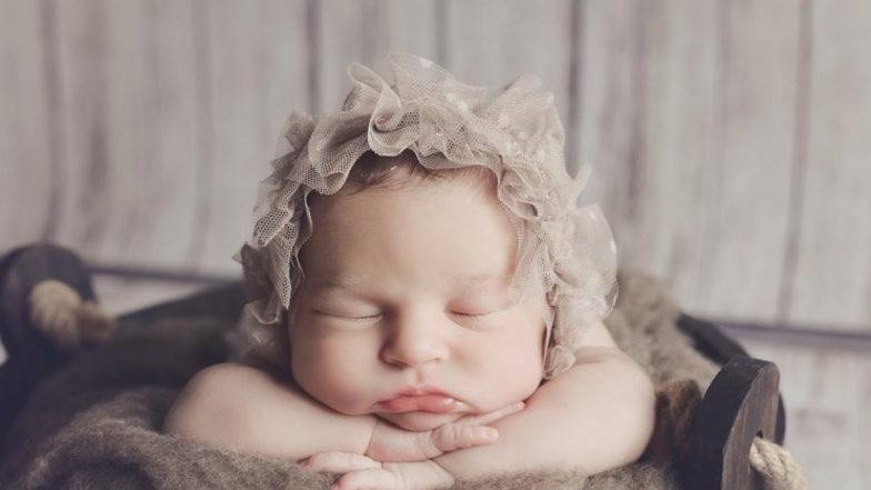 Miracle baby: प्रेगनेंसी के पांचवें महीने में ही पैदा हुई चॉकलेट बार के बराबर ये बच्ची,अब क्रिसमस पर जा सकेगी अपने घर