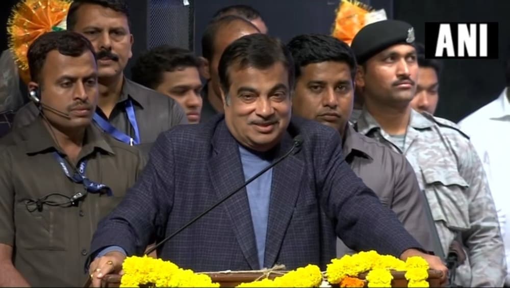 केंद्रीय मंत्री नितिन गडकरी का बड़ा बयान, बोले- सपने वही दिखाओ जो पूरे हो सकें, नहीं तो जनता पीटती भी है केंद्रीय मंत्री नितिन गडकरी का बड़ा बयान, बोले- सपने वही दिखाओ जो पूरे हो सकें, नहीं तो जनता पीटती भी है