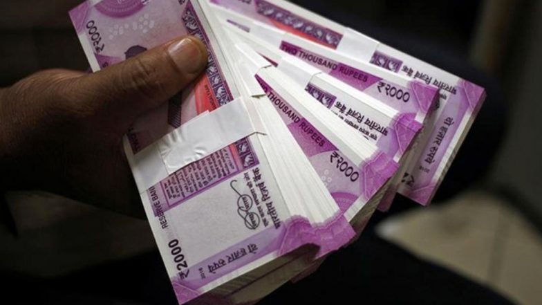 डॉलर के मुकाबले रुपया फिर हुआ कमजोर, 10 पैसे टूटकर 71.34 पर बंद हुआ