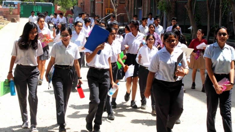 NEET Exam 2019: कल होगी नीट की परीक्षा, घर से निकलने से पहले पढ़ लें ये प्रमुख बातें