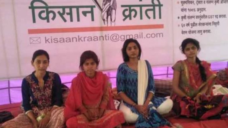महाराष्ट्र पुलिस और स्थानीय प्रशासन ने लड़कियों की भूख हड़ताल जबरन तुड़वाई