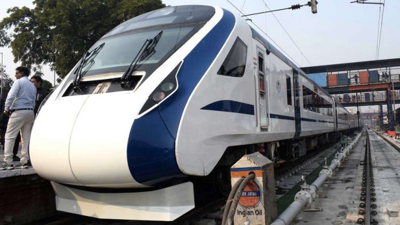 विरोध के बाद रेलवें ने घटाया ‘वंदे भारत एक्सप्रेस’ का किराया, जानें अब कितने रुपये का होगा आपका टिकट