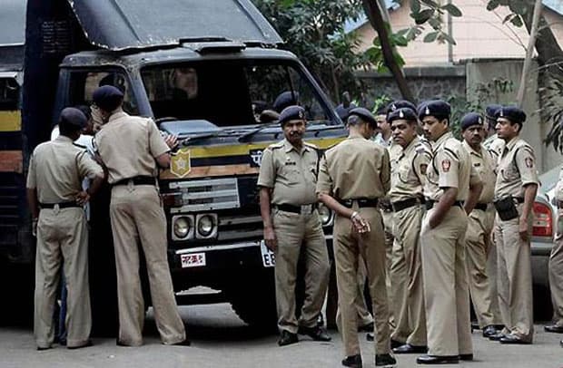 मुंबई के बोरीवली में बम जैसा दिखने वाला संदिग्ध वस्तु बरामद, मचा हड़कंप