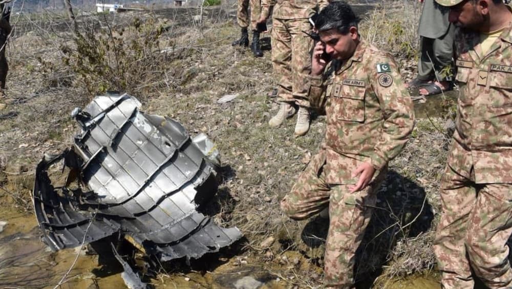 पाकिस्तान का झूठ हुआ बेनकाब, सामने आई F-16 विमान की तस्वीर, भारत ने जावाबी कार्रवाई में किया था ढेर पाकिस्तान का झूठ हुआ बेनकाब, सामने आई F-16 विमान की तस्वीर, भारत ने जावाबी कार्रवाई में किया था ढेर