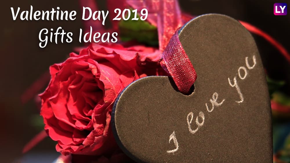 Valentine's Day 2019 Gift Ideas: वैलेंटाइन डे पर अपनी गर्लफ्रेंड को दें ये खास तोहफे, देखें कौन सा गिफ्ट रहेगा आपके लिए बेस्ट Valentine's Day 2019 Gift Ideas: वैलेंटाइन डे पर अपनी गर्लफ्रेंड को दें ये खास तोहफे, देखें कौन सा गिफ्ट रहेगा आपके लिए बेस्ट