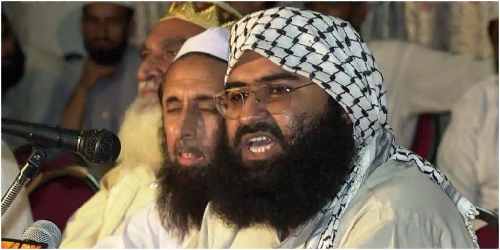 कश्मीर पर खतरा! PoK में 15 आतंकियों के साथ दिखा मसूद अजहर का भाई इब्राहिम कश्मीर पर खतरा! PoK में 15 आतंकियों के साथ दिखा मसूद अजहर का भाई इब्राहिम