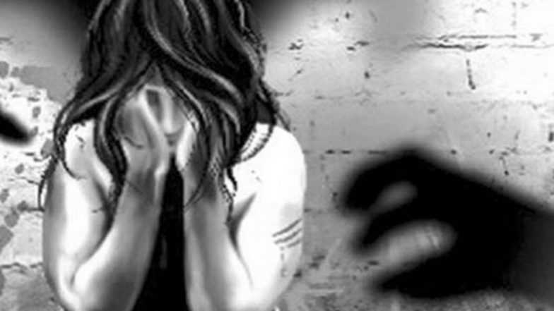 नोएडा: पत्नी को जुए में दांव पर लगाकर हार गया पति, केस दर्ज