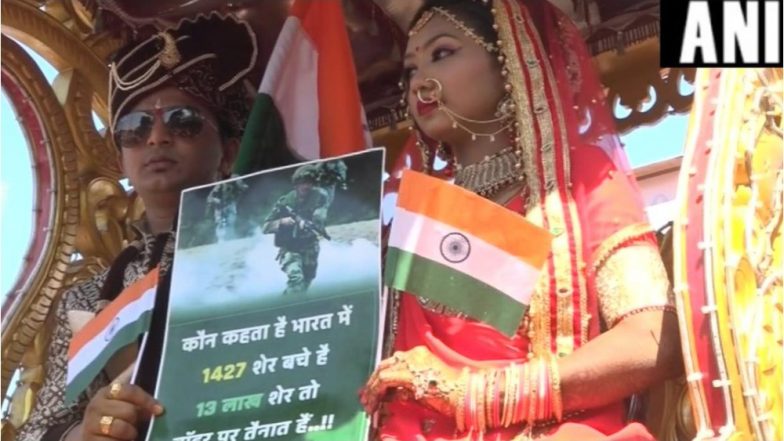 पुलवामा हमला:  शादी से पहले दुल्हा-दुल्हन ने जुलूस निकालकर दी शहीदों को श्रद्धांजलि, बाद में लिए सात फेरे