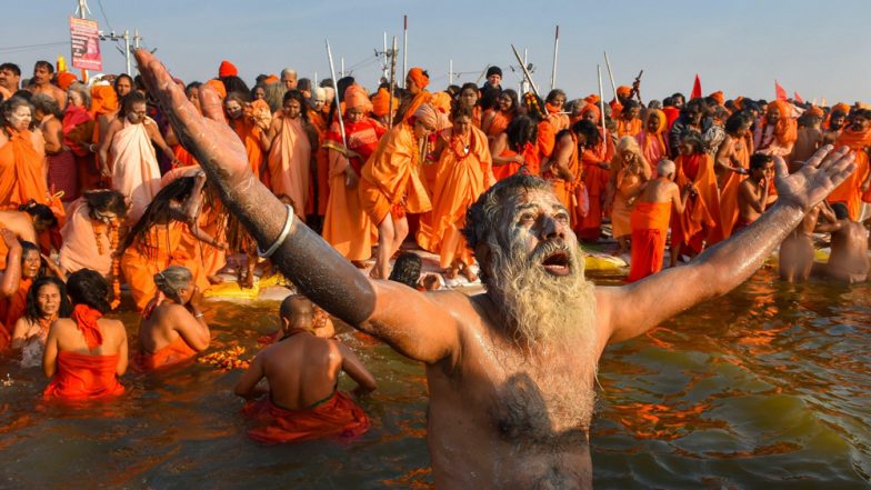 Uttar Pradesh: कुंभ मेले में टेंट सप्लायर पर लगा 109.85 करोड़ रुपये की धोखाधड़ी का आरोप, मामला दर्ज