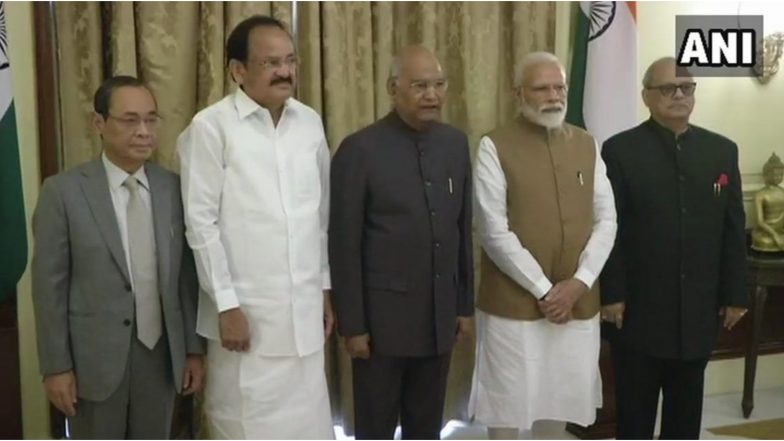 सुप्रीम कोर्ट के पूर्व जस्‍टिस पिनाकी घोष बने भारत के पहले लोकपाल, राष्‍ट्रपति रामनाथ कोविंद ने दिलाई शपथ