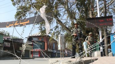 श्रीनगर: प्रशासन ने अलगाववादी नेता मीरवाइज उमर फारूक को किया नजरबंद, जमात-ए-इस्लामी गैरकानूनी घोषित