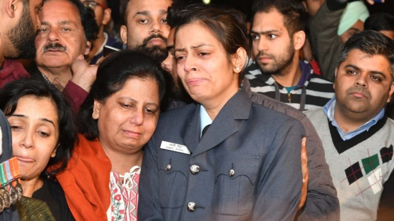 इंडियन एयरफोर्स के हेलीकॉप्टर पायलट स्क्वाड्रन लीडर सिद्धार्थ वशिष्ठ का अंतिम संस्कार हुआ संपन्न