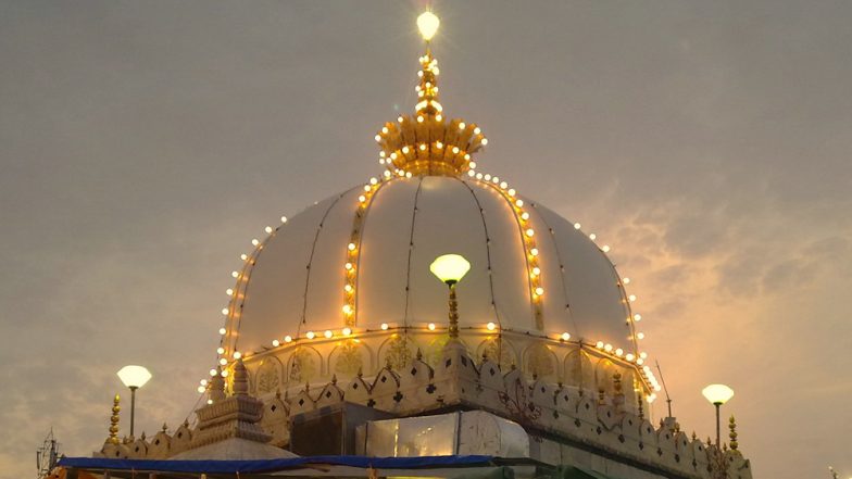 राजस्थान: अजमेर शरीफ में 807 वें उर्स की शुरुआत, जियारत के लिए खुला जन्नत का दरवाजा
