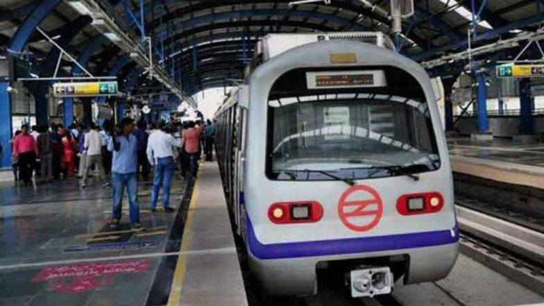 दिल्ली मेट्रो के एक स्टेशन पर पांच जिंदा कारतूस के साथ एक किशोर गिरफ्तार, मचा हडकंप