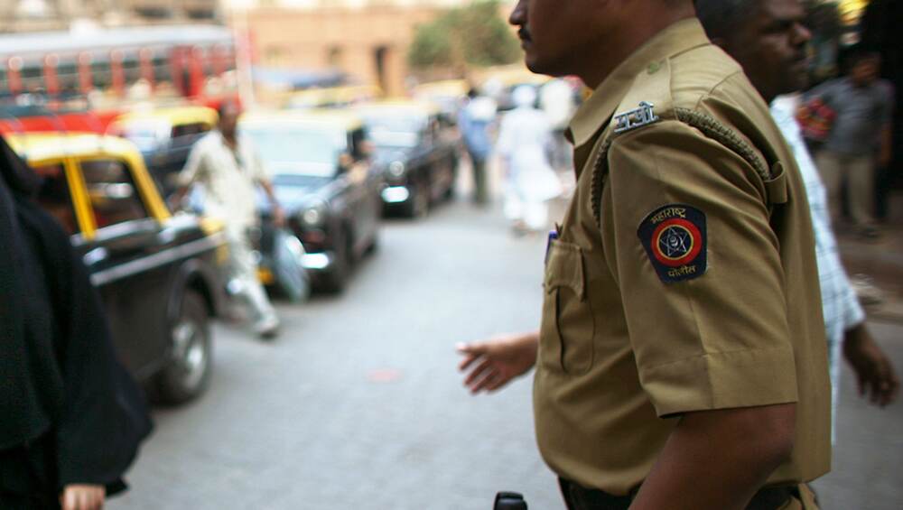 लोकसभा चुनाव 2019: इलेक्शन से पहले मुंबई पुलिस ने कसी कमर, 5 हजार अपराधियों पर रखेगी नजर लोकसभा चुनाव 2019: इलेक्शन से पहले मुंबई पुलिस ने कसी कमर, 5 हजार अपराधियों पर रखेगी नजर