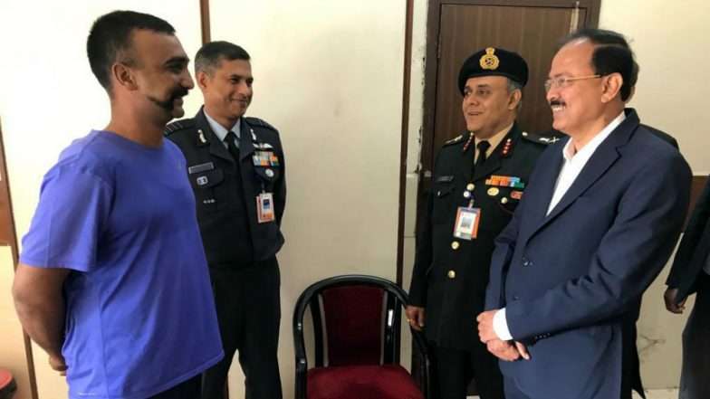 पाकिस्तान में उत्पीड़न से गुजरने के बावजूद बरकरार है अभिनंदन का जज्बा, कहा- जल्द चाहता हूं कॉकपिट में वापसी पाकिस्तान में उत्पीड़न से गुजरने के बावजूद बरकरार है अभिनंदन का जज्बा, कहा- जल्द चाहता हूं कॉकपिट में वापसी