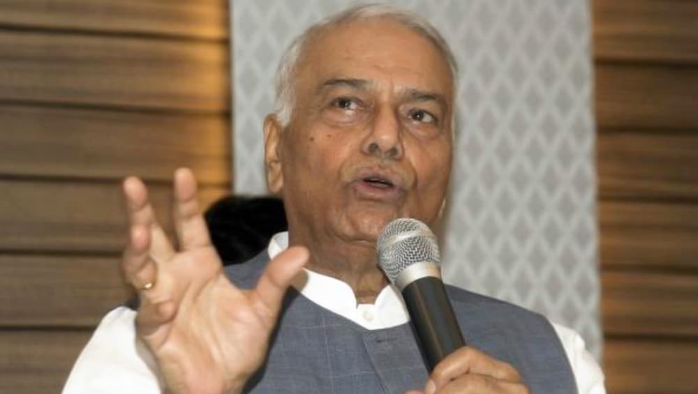 कश्मीर को लेकर यशवंत सिन्हा का मोदी सरकार पर बड़ा हमला, कहा- इसे देश के बाकी हिस्सों जैसा बनाने का दावा किया था, हुआ इसके उलट कश्मीर को लेकर यशवंत सिन्हा का मोदी सरकार पर बड़ा हमला, कहा- इसे देश के बाकी हिस्सों जैसा बनाने का दावा किया था, हुआ इसके उलट