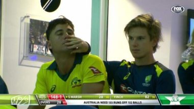 क्या मार्कस स्टोइनिस और एडम जाम्पा हैं Gay? Australia के खिलाड़ियों का 'Romance' हुआ कैमरे में कैद! देखें Viral Video