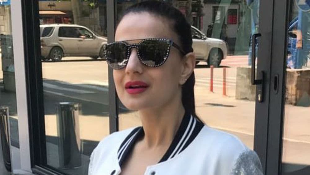अमीषा पटेल जा सकती हैं जेल, चेक बाउंस केस में कोर्ट ने जारी किया अरेस्ट वारंट अमीषा पटेल जा सकती हैं जेल, चेक बाउंस केस में कोर्ट ने जारी किया अरेस्ट वारंट