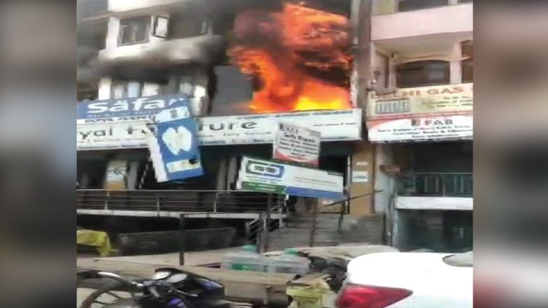 दिल्ली: शाहीन बाग इलाके में पांच मंजिला इमारत में लगी आग, 2 बच्चों की मौत
