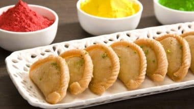 Holi 2019 Recipe: होली पर 'गुझिया' खिलाकर कराएं सबका मुंह मीठा, जानें इसे बनाने की आसान विधि