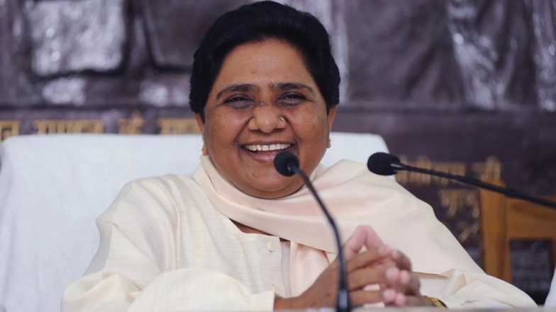 मायावती ने नोटबंदी को लेकर बीजेपी पर कसा तंज, कहा- इसके कारण कामगार बेरोजगार होकर गांव वापस लौटने पर हुए मजबूर