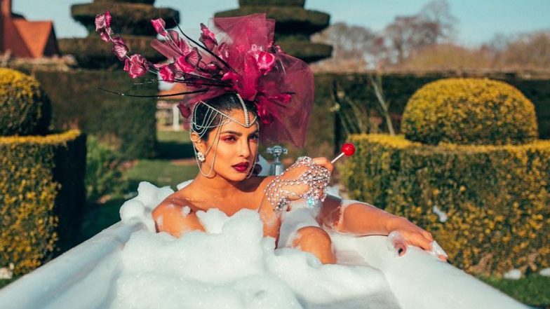 बाथटब में नहाती नजर आई प्रियंका चोपड़ा, तस्वीर देखकर उड़ जाएगी नींद