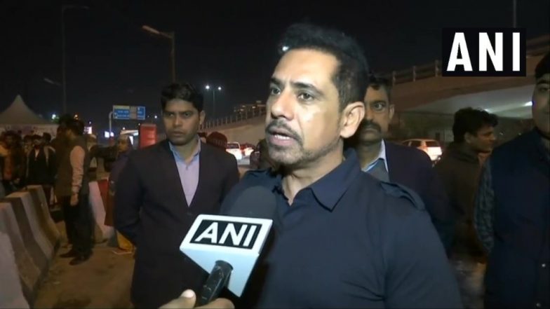 'मोदी-मोदी' नारे के बीच रॉबर्ट वाड्रा ने मुंबई में मंदिर दर्शन किया