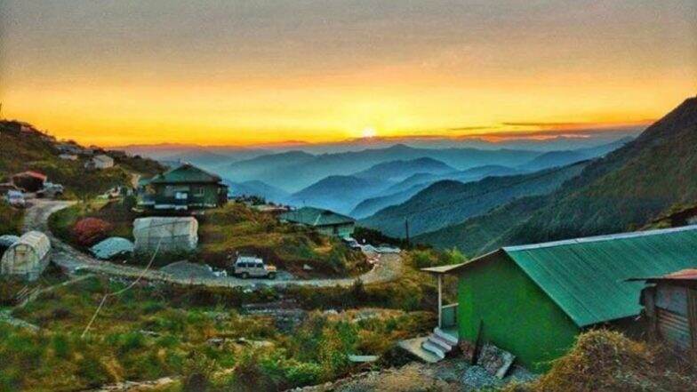 रोमांटिक वेकेशन के लिए मशरहूर हैं ये डेस्टिनेशन, इन खूबसूरत जगहों पर अपने पार्टनर के साथ घूमने जरूर जाएं रोमांटिक वेकेशन के लिए मशरहूर हैं ये डेस्टिनेशन, इन खूबसूरत जगहों पर अपने पार्टनर के साथ घूमने जरूर जाएं
