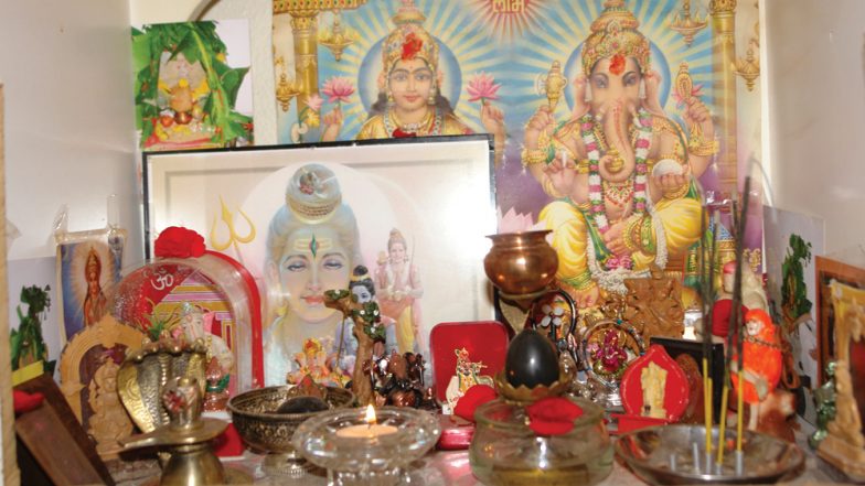 घर में मंदिर या देवालय कहां रखें, ताकि सुख, शांति और समृद्धि की जीवन में न हो कभी कमी