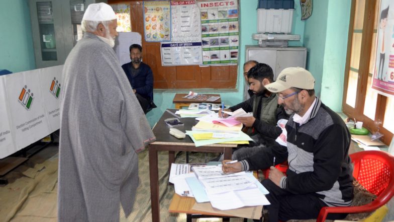 लोकसभा चुनाव 2019: जम्मू में तेज गति से मतदान, बारामूला के लोगों में दिखी सुस्ती