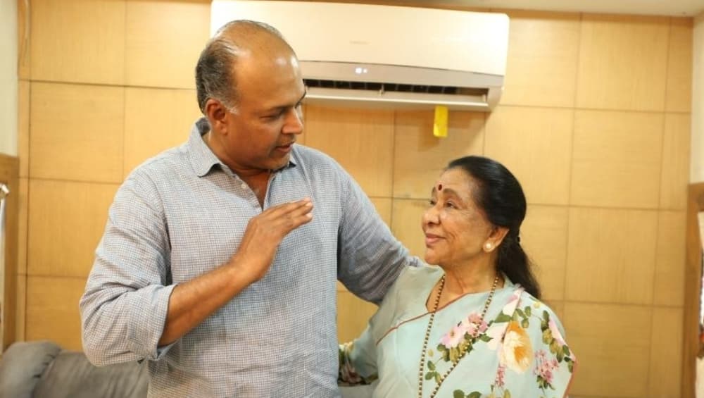 आशा भोसले ने निर्माता आशुतोष गोवारिकर की फिल्म 'पानीपत' के एक सीन का किया निर्देशन आशा भोसले ने निर्माता आशुतोष गोवारिकर की फिल्म 'पानीपत' के एक सीन का किया निर्देशन
