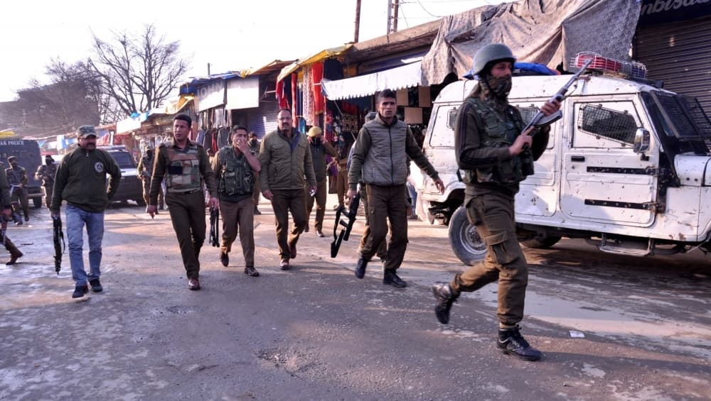 जम्मू-कश्मीर: सुरक्षाबलों को मिली बड़ी कामयाबी, पुलिस चौकी पर हमला करने वाले जैश के 3 आतंकियों को दबोचा जम्मू-कश्मीर: सुरक्षाबलों को मिली बड़ी कामयाबी, पुलिस चौकी पर हमला करने वाले जैश के 3 आतंकियों को दबोचा