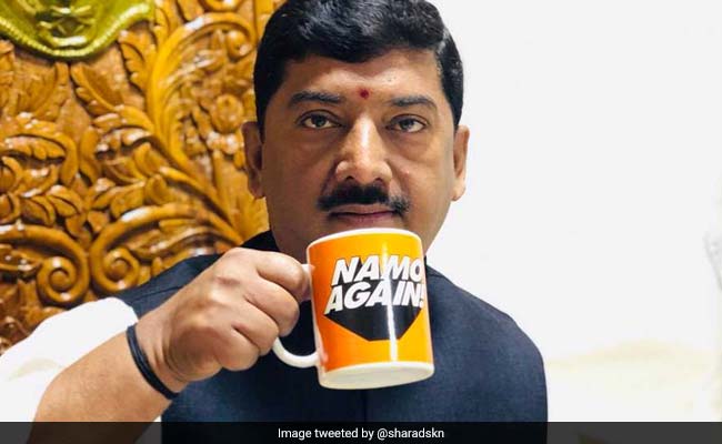 'जूताकांड' वाले बीजेपी सांसद शरद त्रिपाठी का टिकट कटा, प्रवीण निषाद संतकबीरनगर से लड़ेंगे चुनाव