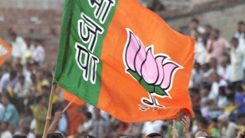 बंगाल में बवाल जारी: बीजेपी कार्यकर्ता की हत्या, तृणमूल पर लगाया आरोप बंगाल में बवाल जारी: बीजेपी कार्यकर्ता की हत्या, तृणमूल पर लगाया आरोप