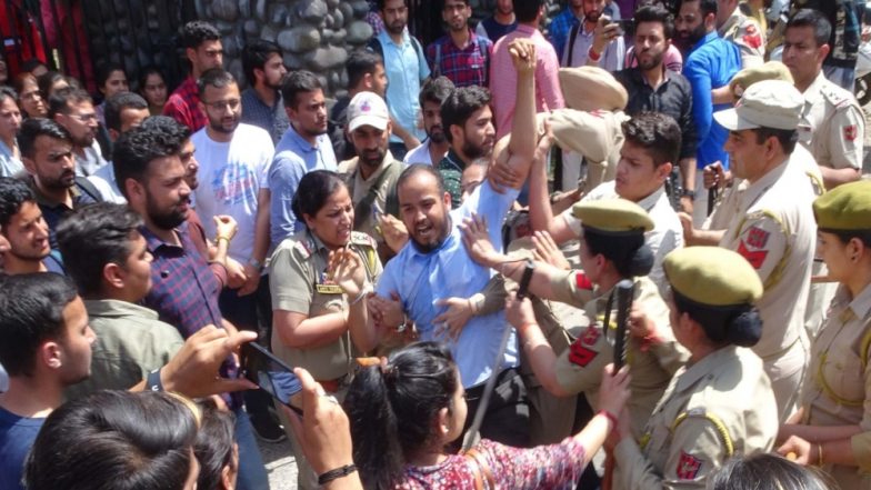 जम्मू-कश्मीर: आरएसएस नेता की हत्या के बाद किश्तवाड़ में लगे कर्फ्यू को दुसरे दिन हटाया