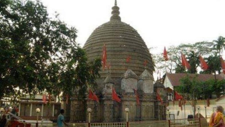 Chaitra Navratri 2019: तंत्र साधना का केंद्र है कामाख्या देवी मंदिर, जहां प्रसाद में मिलते हैं रक्त से भीगे वस्त्र