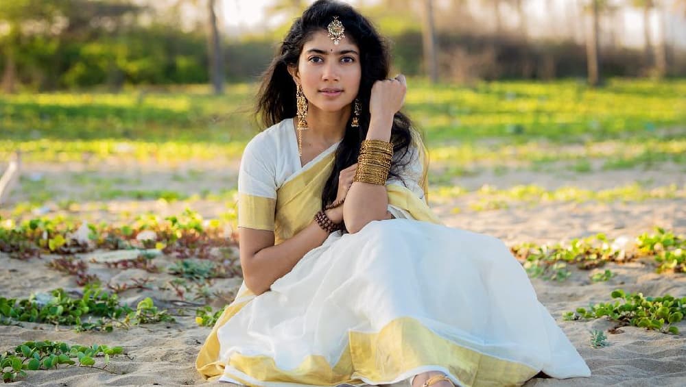 अभिनेत्री साई पल्लवी ने ठुकराया 2 करोड़ की फेयरनेस क्रीम एड का ऑफर, वजह जानकर फैंस बांध रहे हैं तारीफों के पुल ! अभिनेत्री साई पल्लवी ने ठुकराया 2 करोड़ की फेयरनेस क्रीम एड का ऑफर, वजह जानकर फैंस बांध रहे हैं तारीफों के पुल !